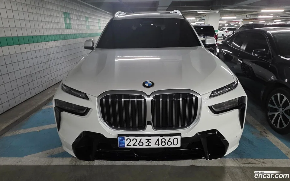 BMW X7 xDrive 40i M 7 2026 — photo 1, buy with delivery to Moscow