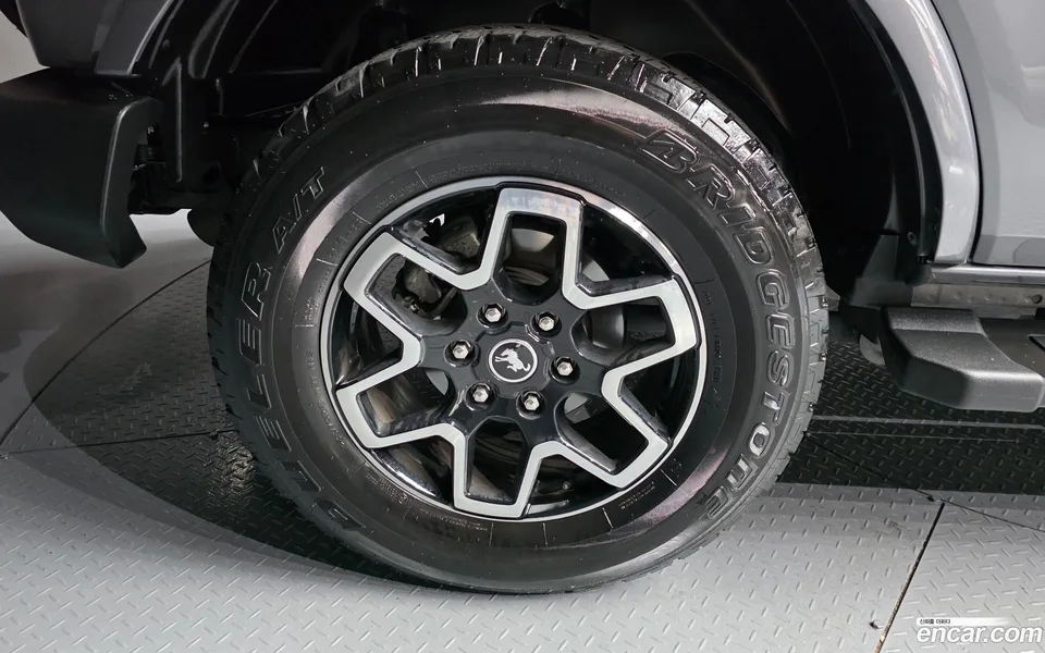 Ford Bronco 2.7 2023 — thumbnail 2