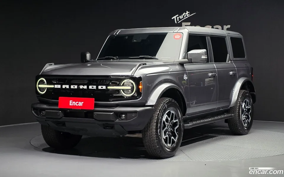 Ford Bronco 2.7 2023 — photo 1, buy with delivery to Moscow