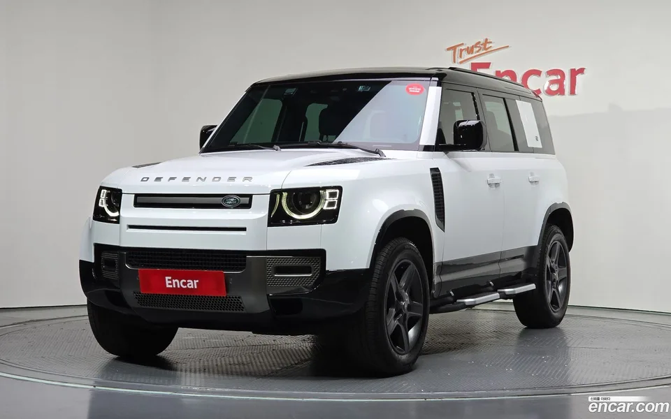 Land Rover Defender 110 P300 X- SE 2024 — photo 1, buy with delivery to Moscow