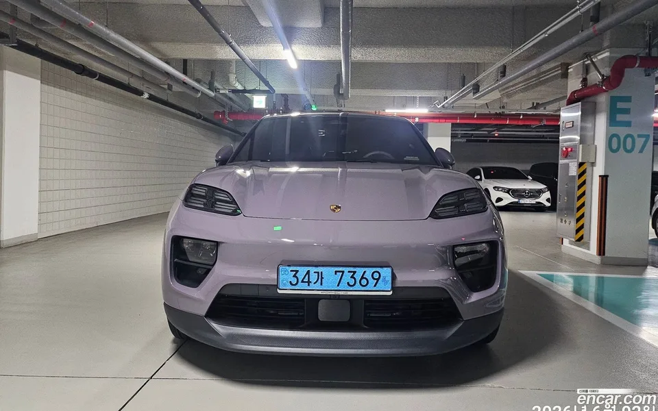 Porsche Macan Electric 4 2025 — thumbnail 3