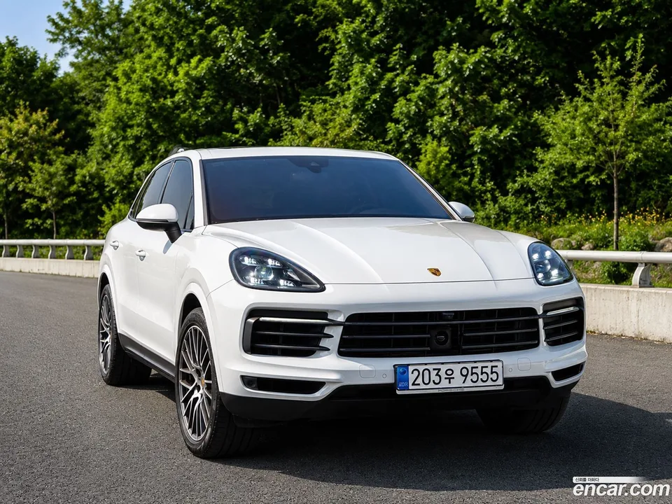 Porsche Cayenne 3.0 2022 — photo 1, buy with delivery to Moscow