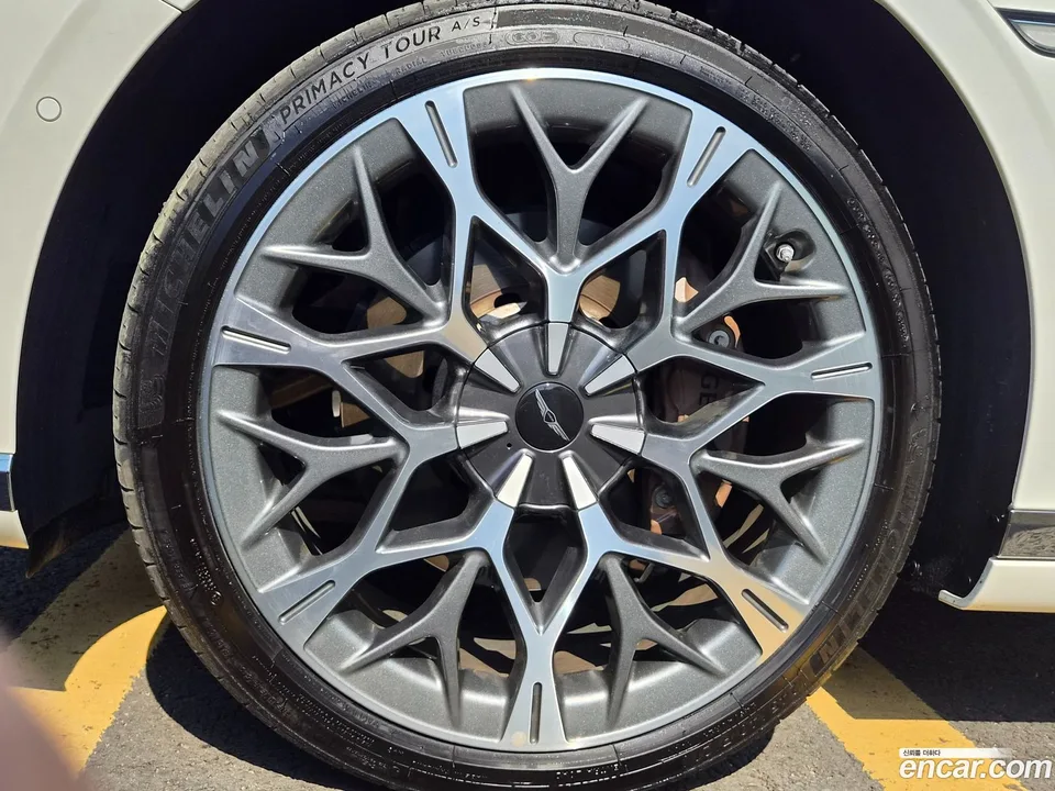 Genesis G90 3.5 e-S/C AWD 2023 — thumbnail 2