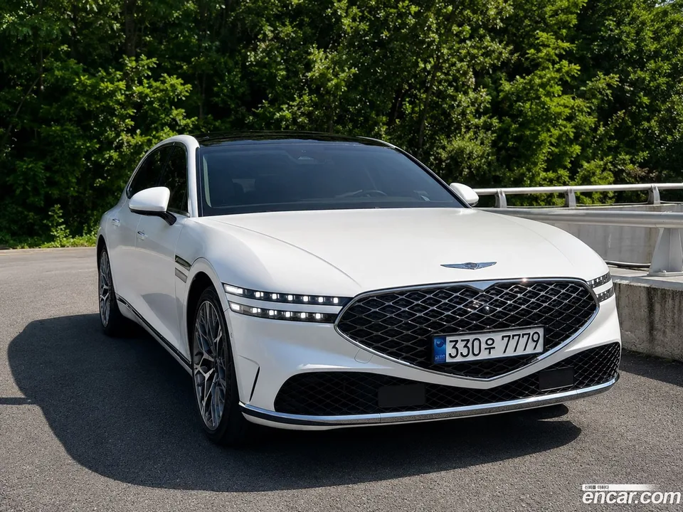Genesis G90 3.5 e-S/C AWD 2023 — photo 1, buy with delivery to Moscow
