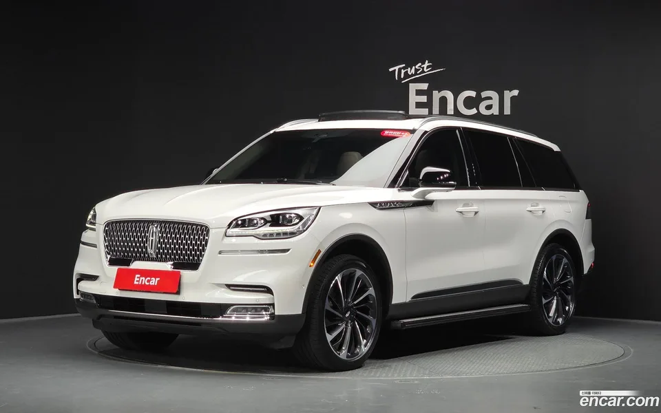 Lincoln Aviator 3.0 AWD 2022 — photo 1, buy with delivery to Moscow
