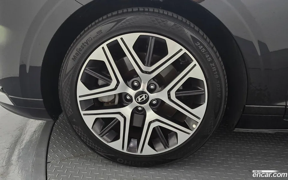Hyundai Grandeur 3.5 LPG 2WD 2023 — thumbnail 5