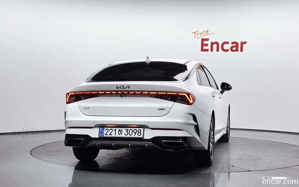 Kia K5 Hybrid 2023 — thumbnail 4