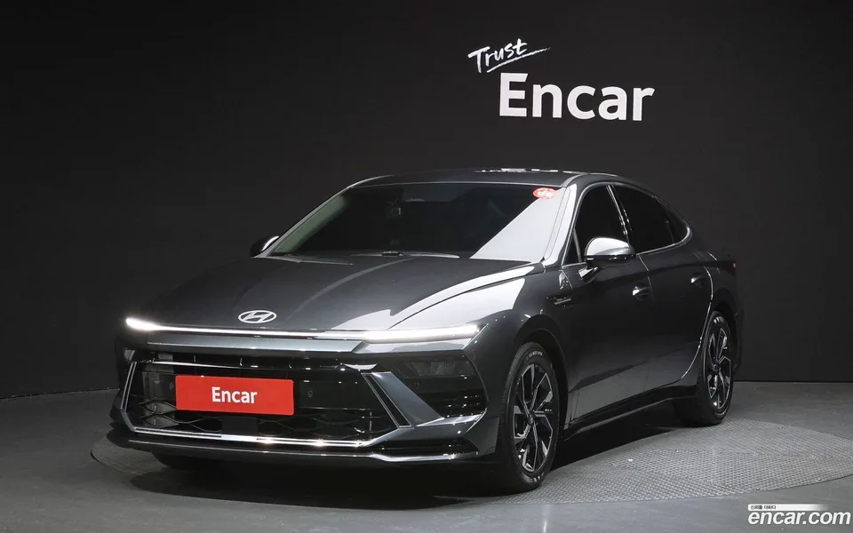 Hyundai Sonata The Edge Hybrid 2023 — photo 1, buy with delivery to Moscow