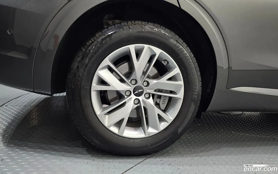Genesis GV70 2.5T 2WD 2024 — thumbnail 2