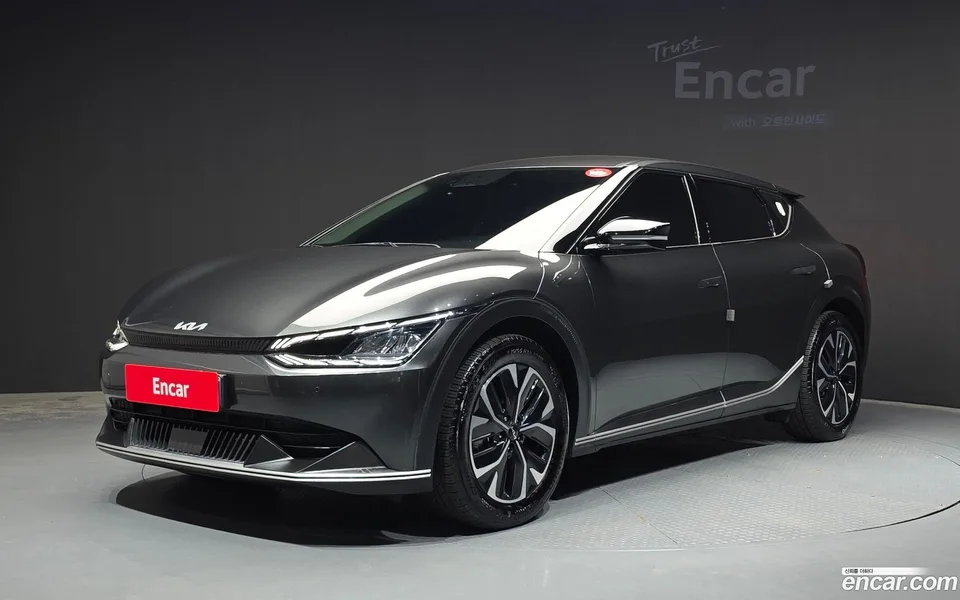 Kia EV6 2023 — photo 1, buy with delivery to Moscow