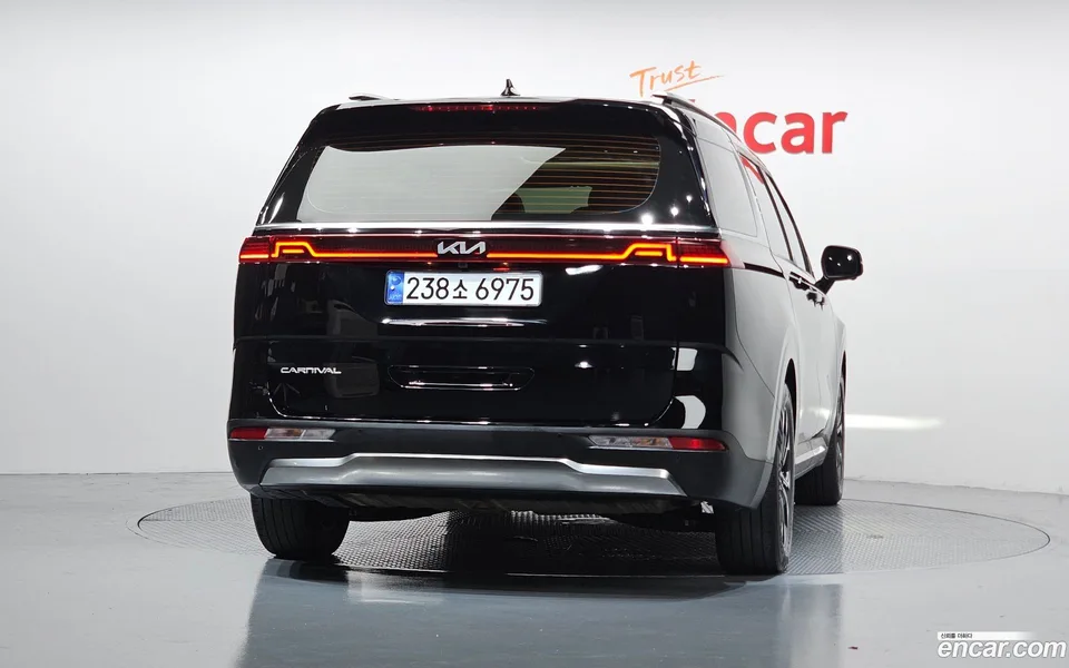 Kia Carnival 9 2022 — thumbnail 4