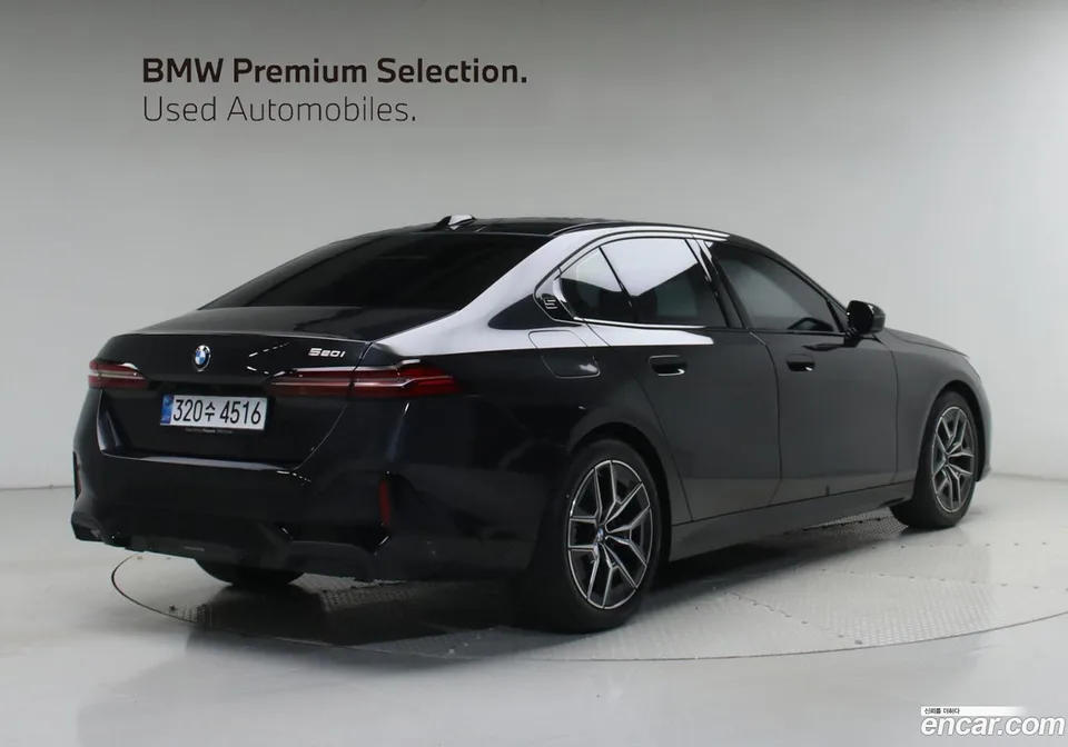 BMW 5 Series 520i M 2026 — thumbnail 4