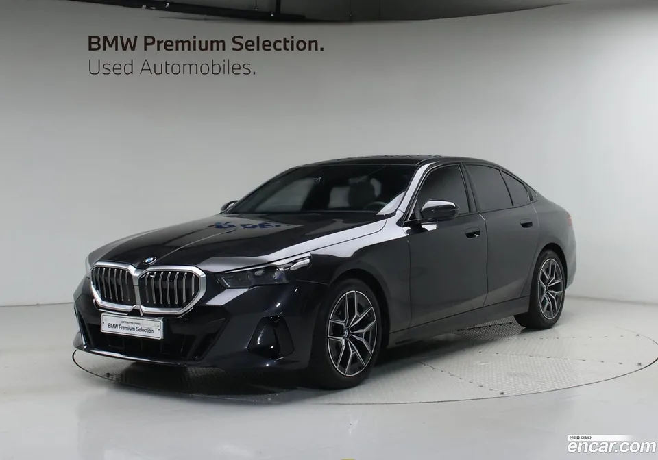 BMW 5 Series 520i M 2026 — photo 1, buy with delivery to Moscow