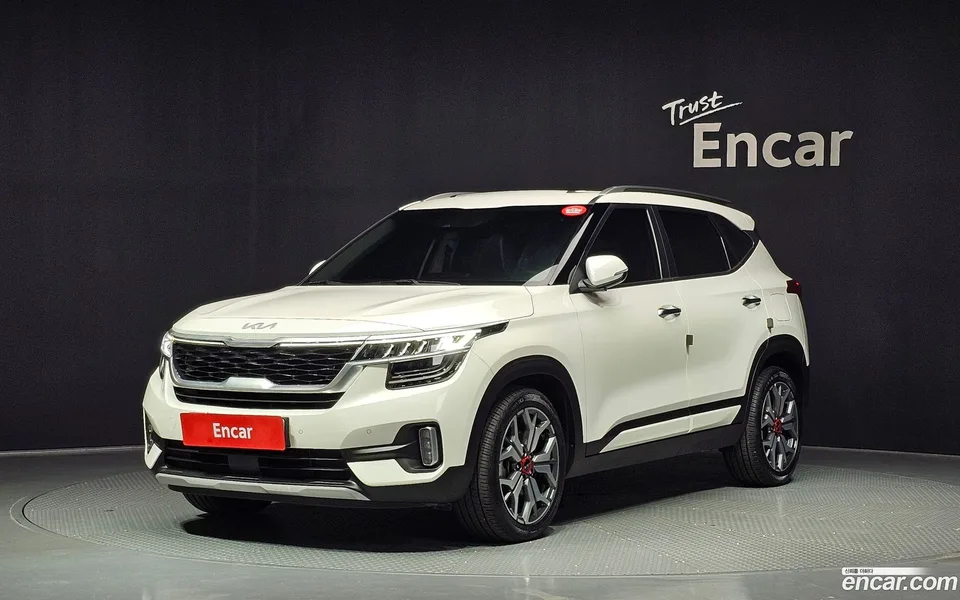 Kia Seltos 1.6 2WD 2022 — photo 1, buy with delivery to Moscow