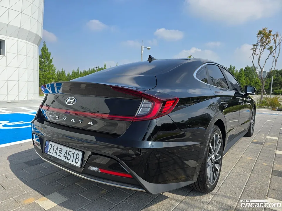 Hyundai Sonata Hybrid 2022 — thumbnail 4
