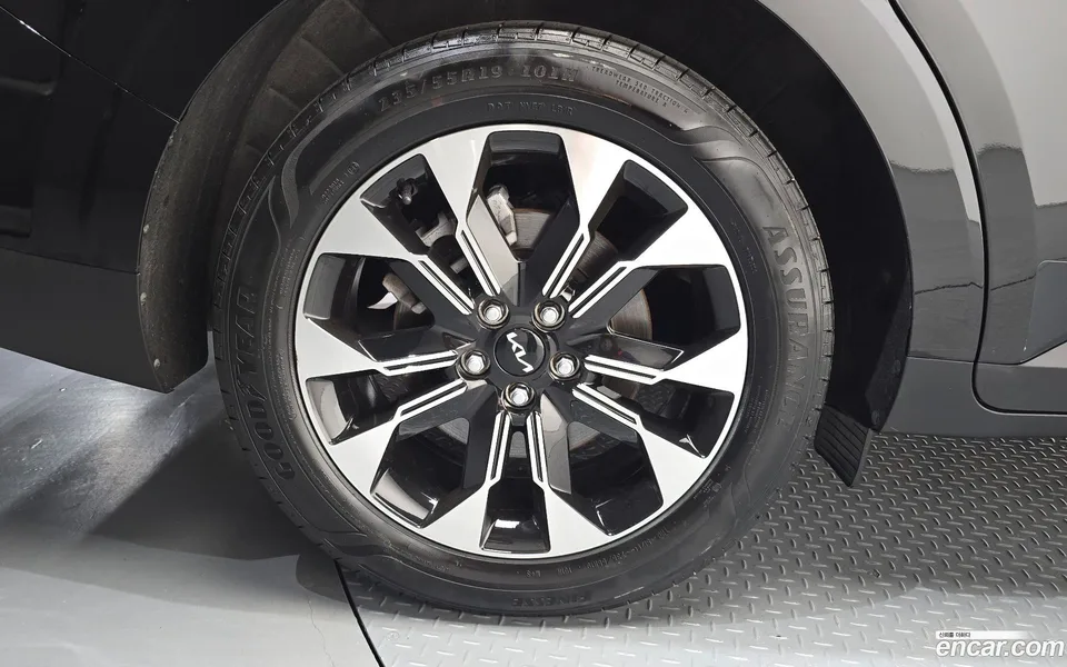 Kia Carnival 9 2022 — thumbnail 2
