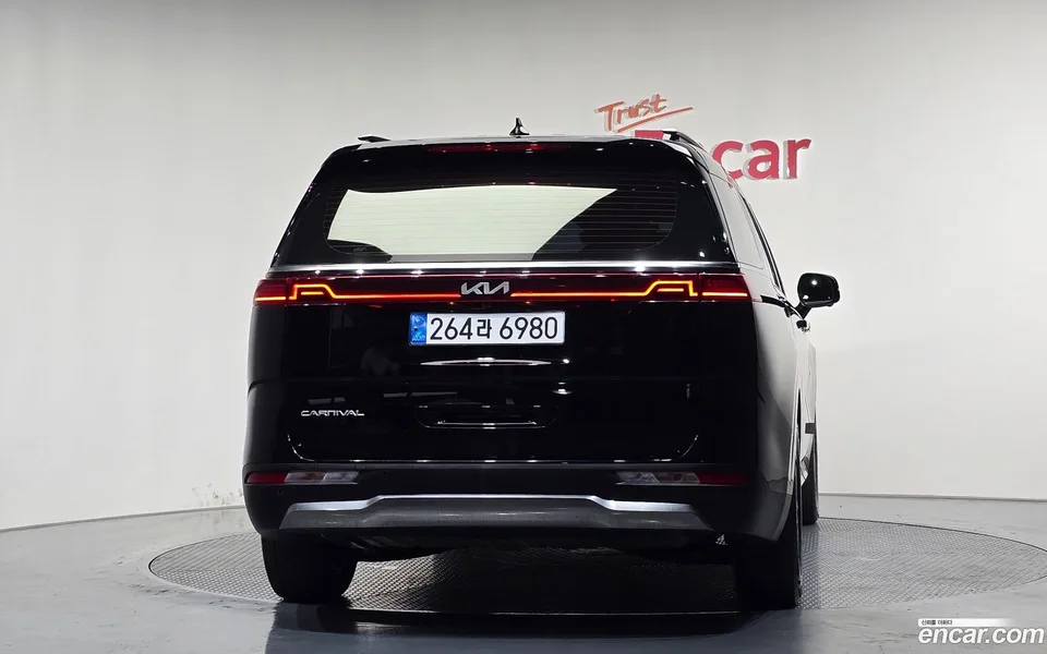 Kia Carnival 9 2022 — thumbnail 4