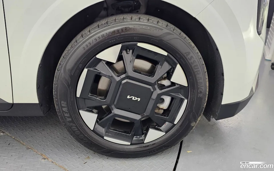 Kia Carnival 7 2024 — thumbnail 2