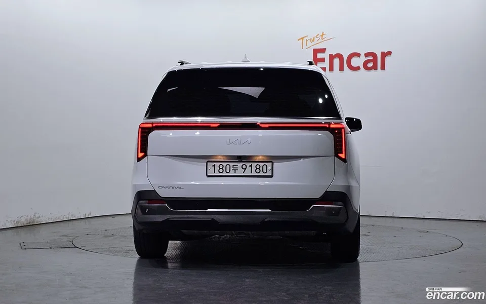 Kia Carnival 7 2024 — thumbnail 4