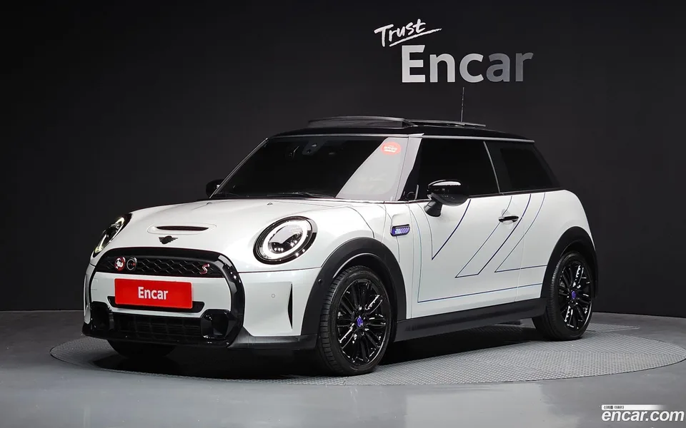 MINI Cooper S 2024 — фото 1, купить с доставкой в Москву