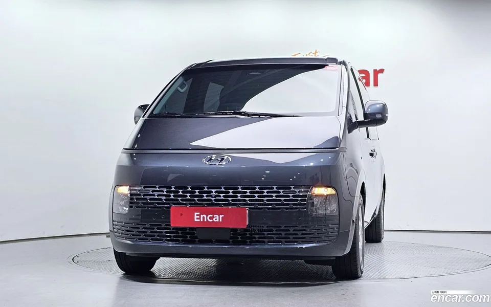 Hyundai Staria 5 2023 — thumbnail 3