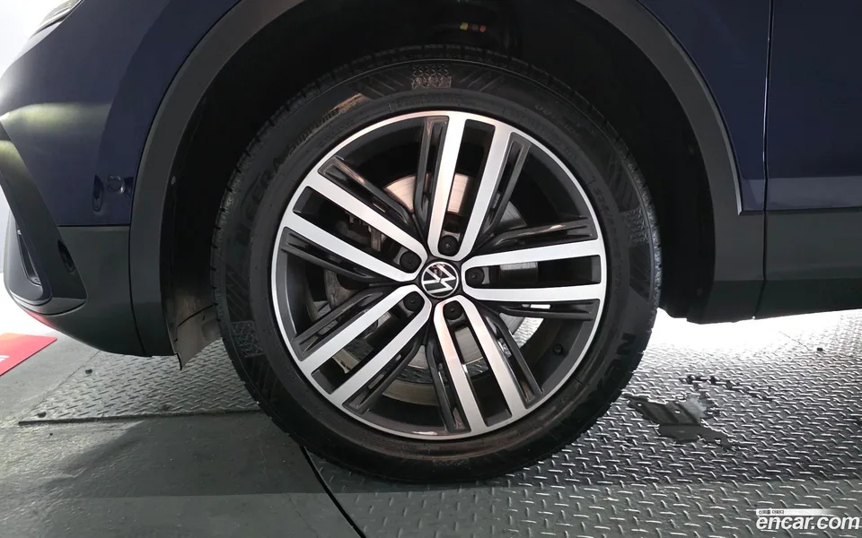 Volkswagen Tiguan Allspace 2.0 TSI 2022 — thumbnail 5