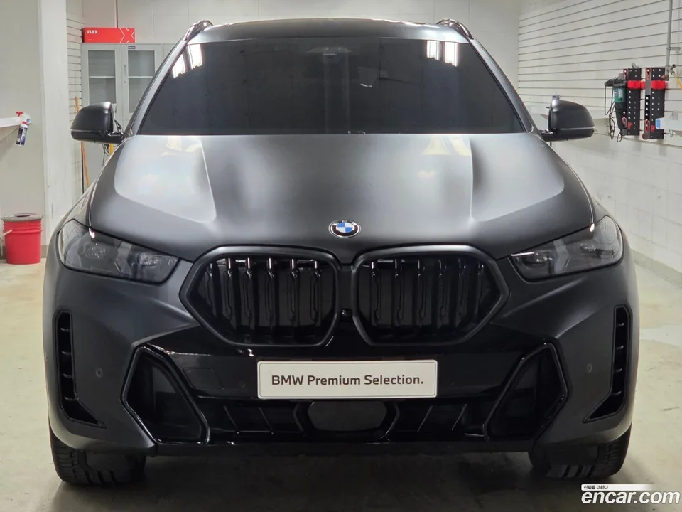 BMW X6 xDrive40i M 2025 — thumbnail 3