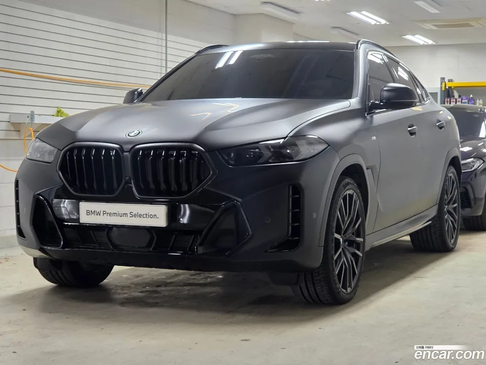BMW X6 xDrive40i M 2025 — photo 1, buy with delivery to Moscow