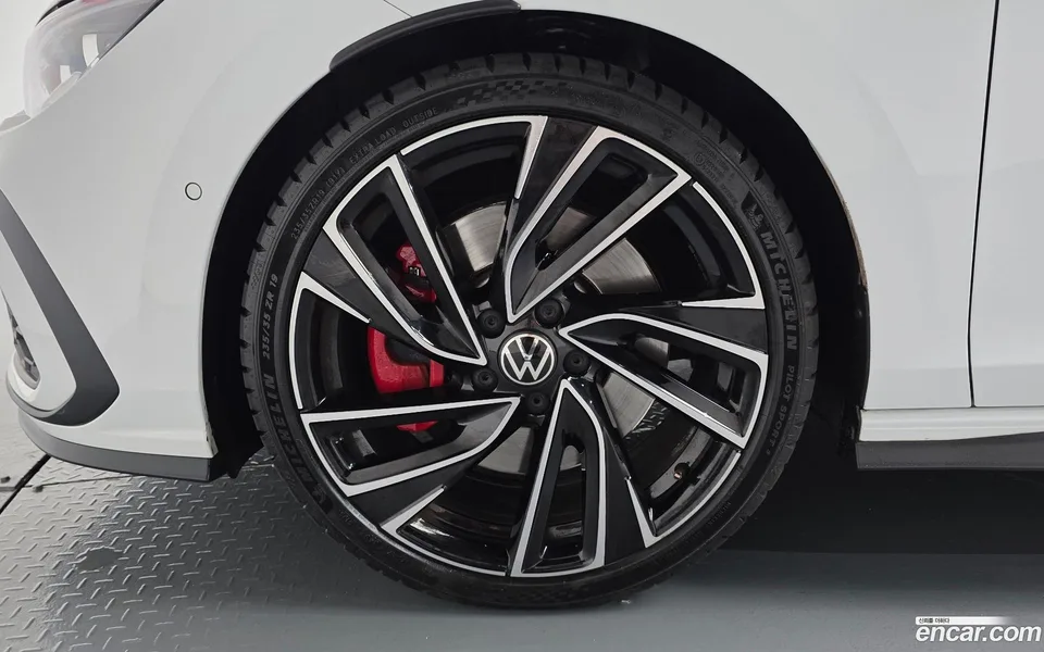 Volkswagen Golf 2.0 GTI 2024 — thumbnail 2