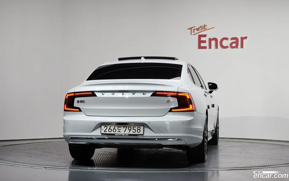 Volvo S90 B5 2023 — thumbnail 4