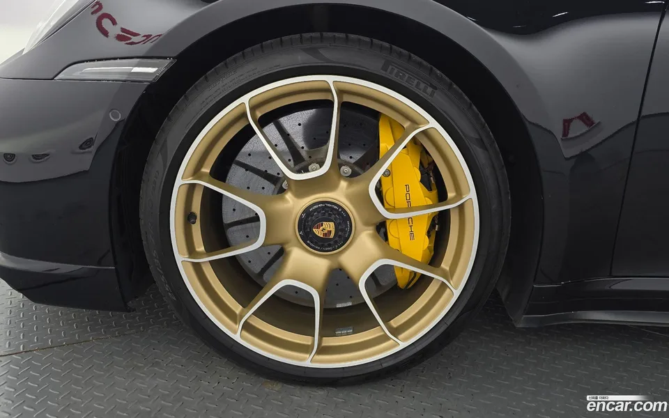 Porsche 911 (992) S 2022 — миниатюра 2