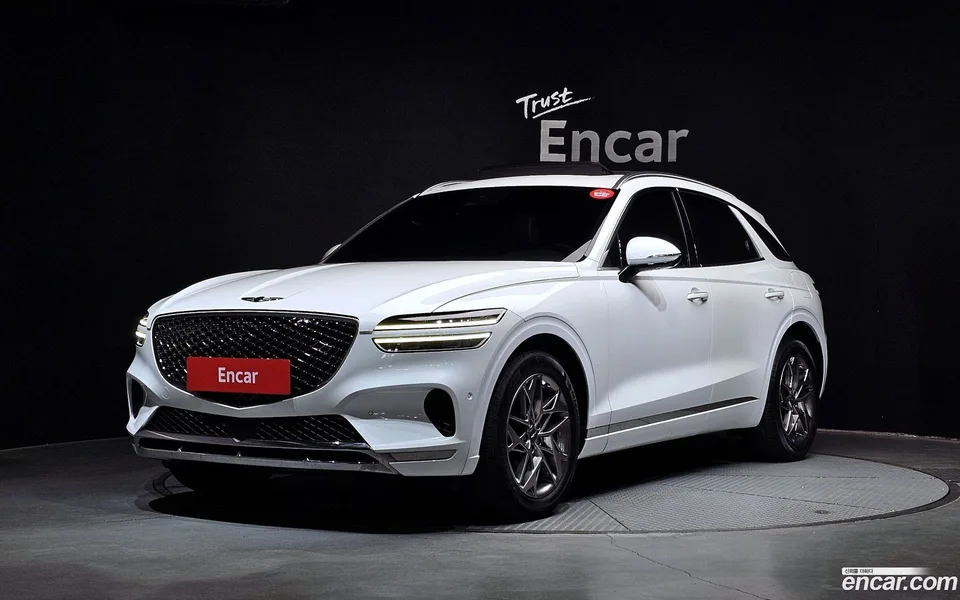 Genesis GV70 2.5T 2WD 2022 — photo 1, buy with delivery to Moscow