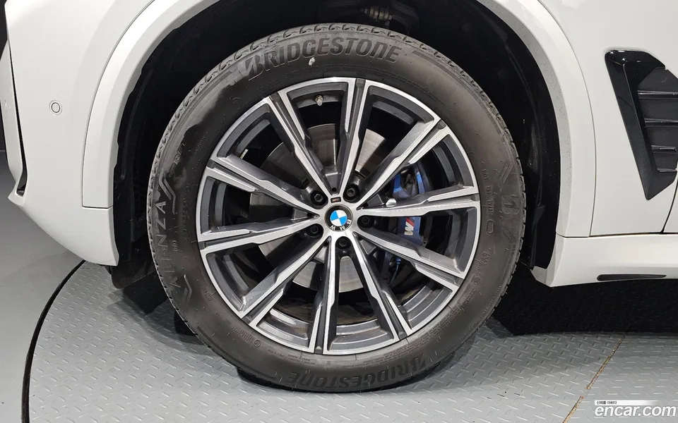 BMW X5 xDrive 30d M 2024 — thumbnail 2