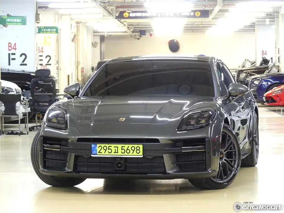 Porsche Panamera (976) 4.0 GTS 2025 — photo 1, buy with delivery to Moscow
