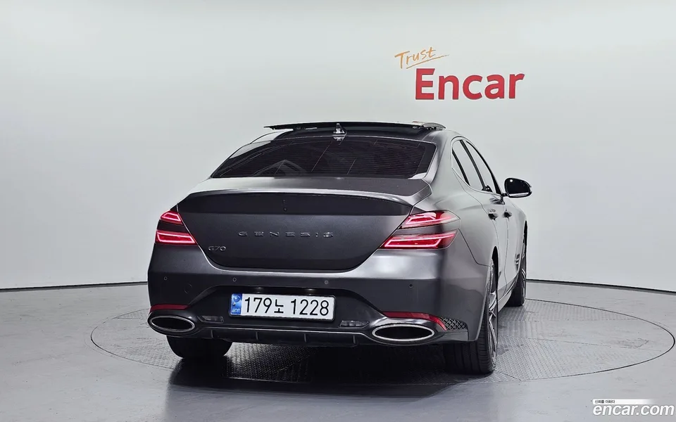 Genesis G70 2.5T 2WD 2023 — thumbnail 4