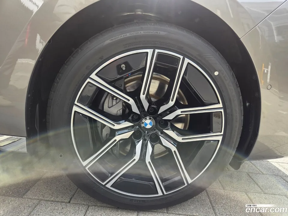 BMW i7 eDrive 50 M 2026 — thumbnail 2