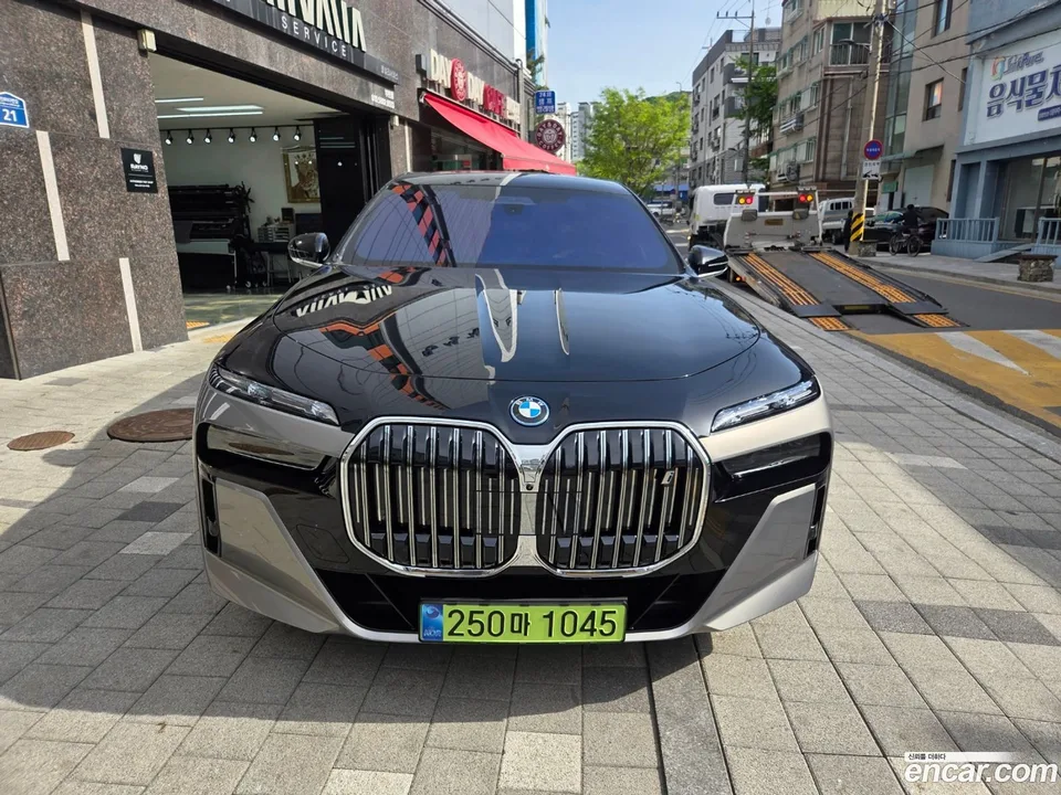 BMW i7 eDrive 50 M 2026 — thumbnail 3