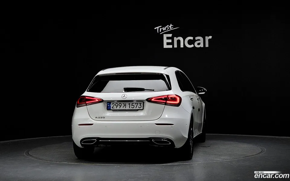 Mercedes-Benz A-Class A220 2022 — thumbnail 4