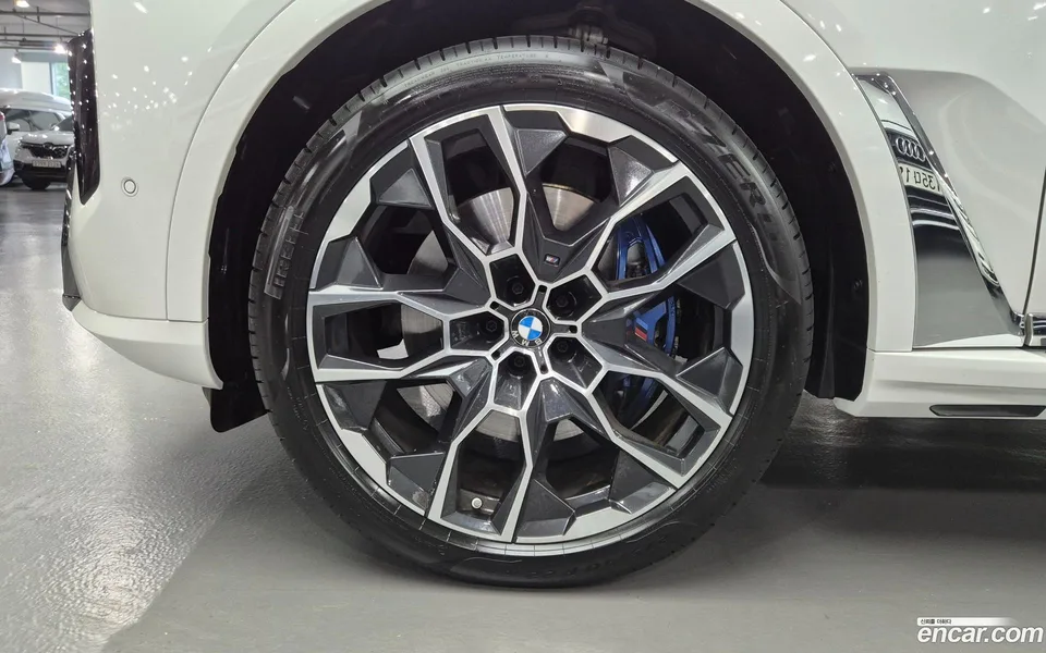 BMW X7 xDrive 40i M 6 2025 — миниатюра 5