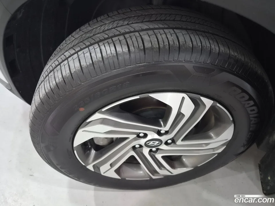 Hyundai SantaFe 2.5T 2WD 2022 — миниатюра 2