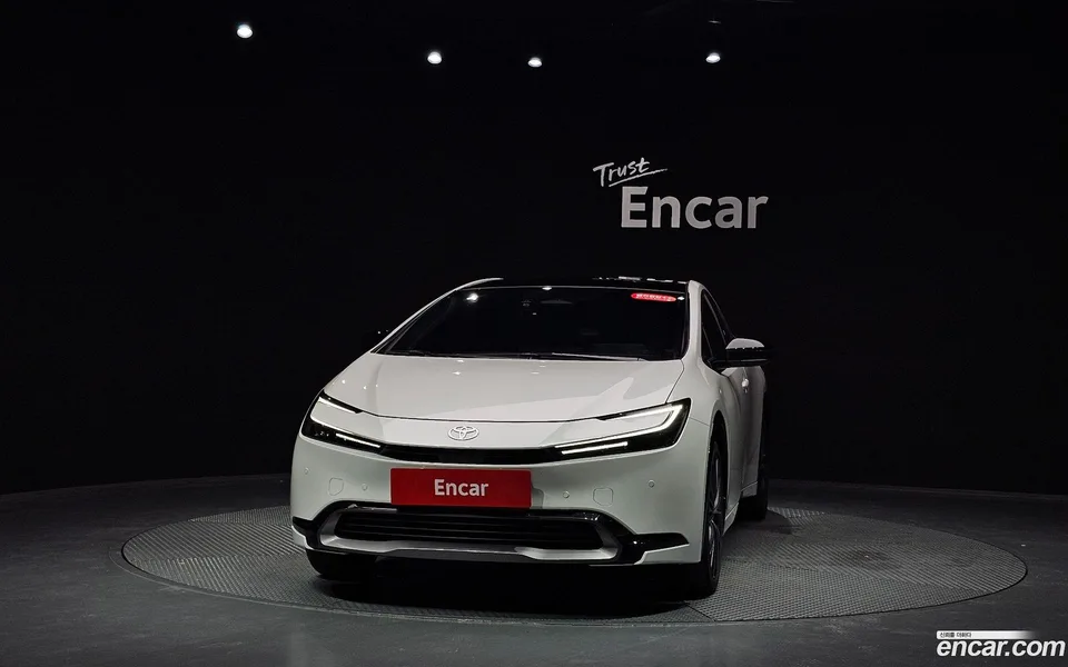 Toyota Prius 2.0 XLE AWD 2025 — thumbnail 3