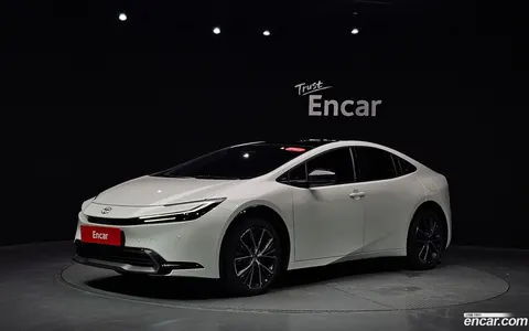 Toyota Prius 2025