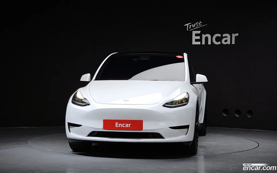 Tesla Model Y RWD 2024 — thumbnail 3