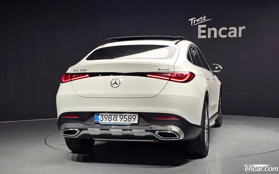 Mercedes-Benz GLC-Class GLC300 4MATIC 2025 — thumbnail 4