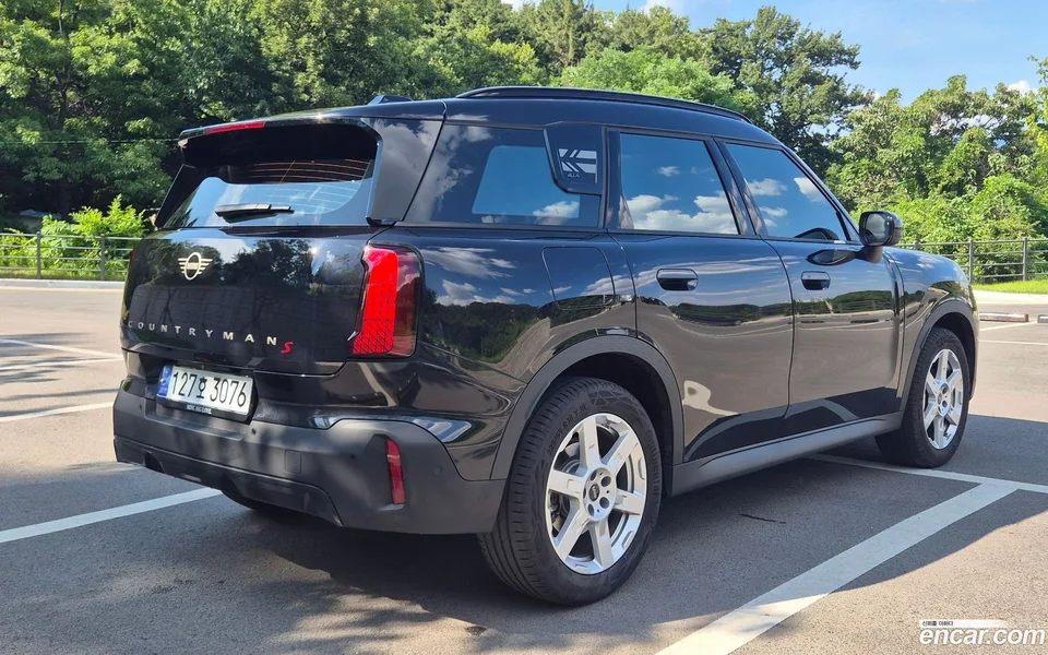 MINI Cooper S Countryman ALL4 2024 — thumbnail 4
