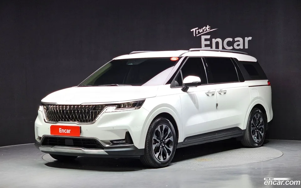 Kia Carnival 9 2022 — photo 1, buy with delivery to Moscow