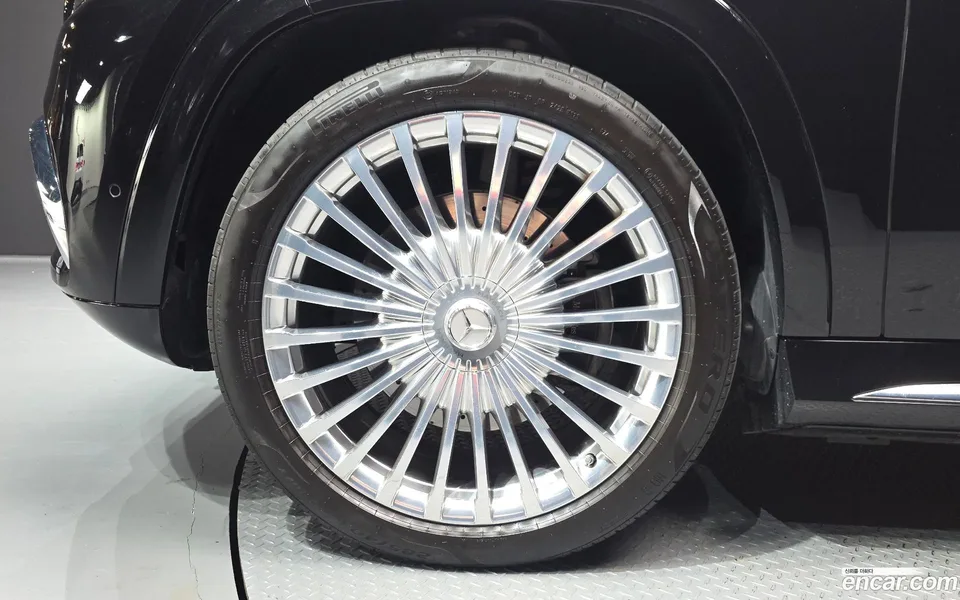 Mercedes-Benz GLS-Class GLS600 4MATIC 2023 — миниатюра 2