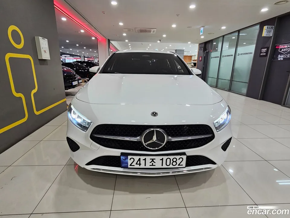 Mercedes-Benz A-Class A220 2024 — thumbnail 3