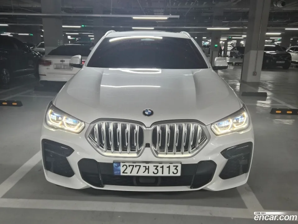 BMW X6 xDrive40i M 2023 — photo 1, buy with delivery to Moscow