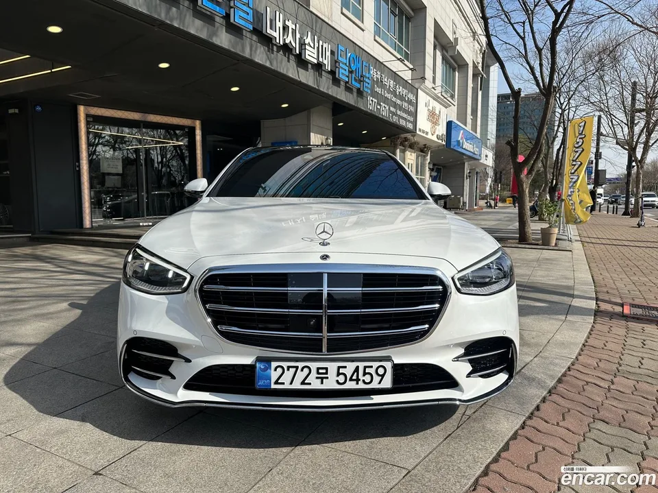 Mercedes-Benz S-Class S500L 4MATIC 2024 — thumbnail 3